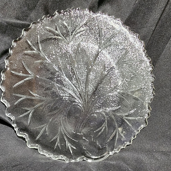 Indiana Glass Pebble Leaf Clear Plate - Picture 2 of 2